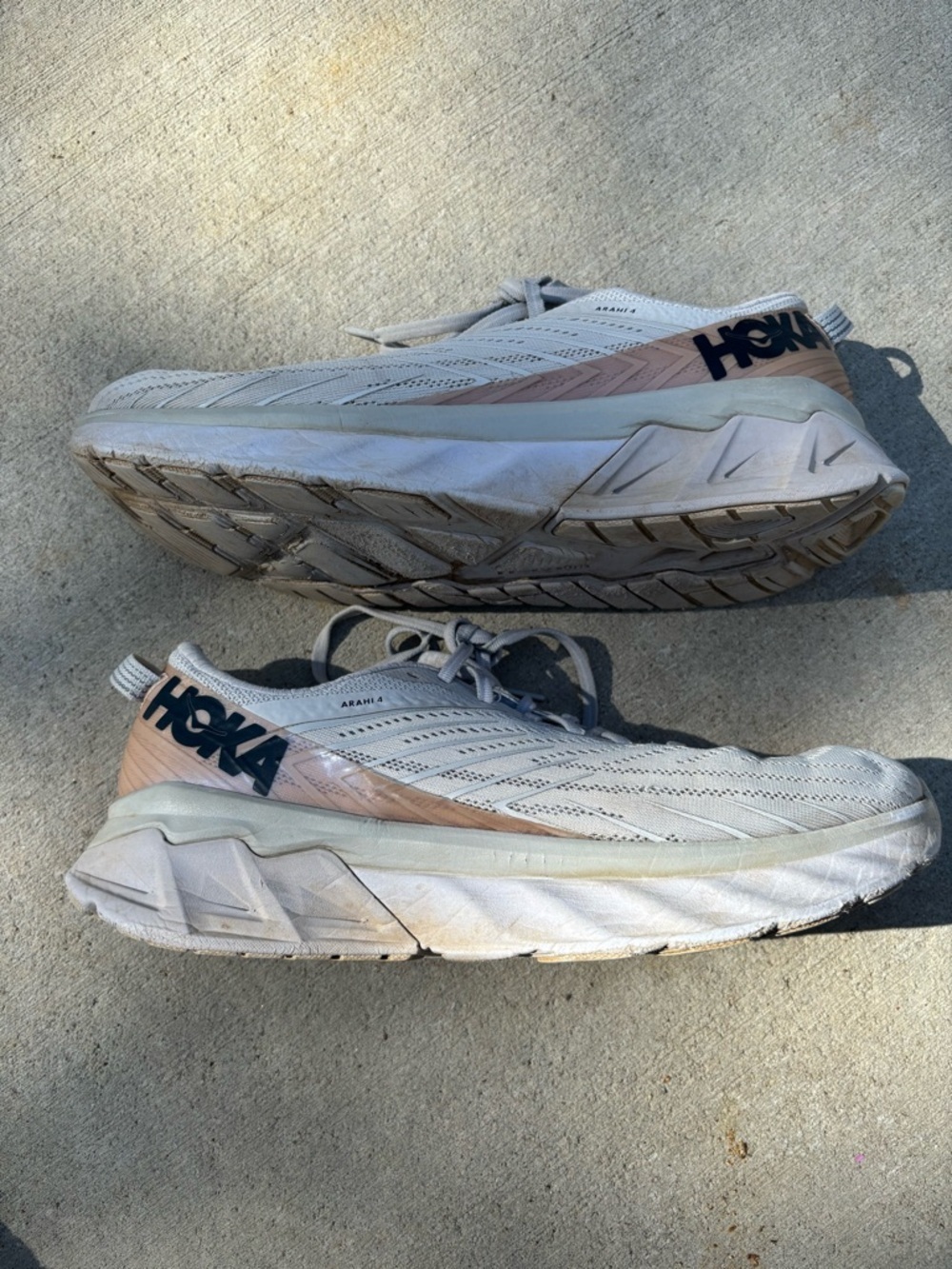 Hoka One One Arahi 4 Light Lunar Rock Grey and Tan Women's Running Shoes size 10 - Picture 9 of 12